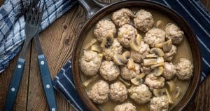 pork-,eatballs-with-mushroom-gravy