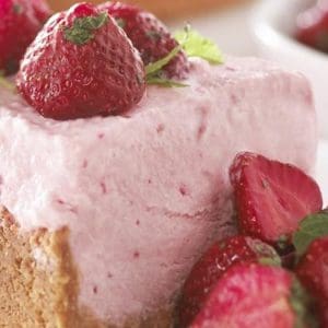frozen-strawberry-cheesecake